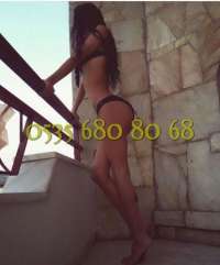 Mezitli Bölgesinde Güzelliklerini Sergileyen Escort