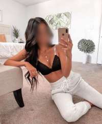 Mezitli'deki Büyüleyici Escort Kız: Tutkunuzun Derinliklerine Dalın
